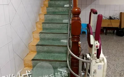 可以坐著爬樓梯的電動升降機-台中張家樓梯升降椅